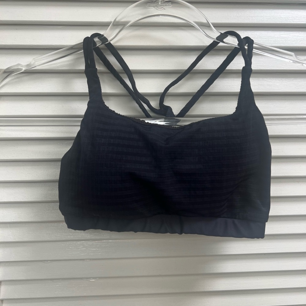 Sports bra, great condition, size small.